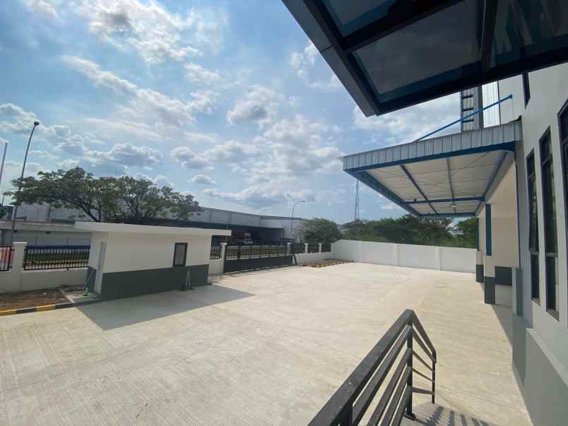 disewakan ruko gudang kantor delta silicon lippo cikarang