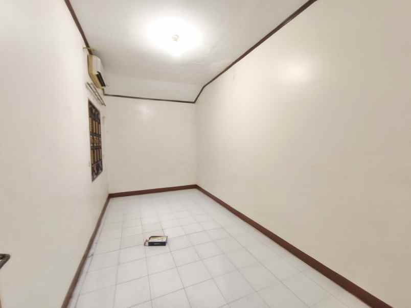 disewakan rumah 1 tingkat komplek cemara asri