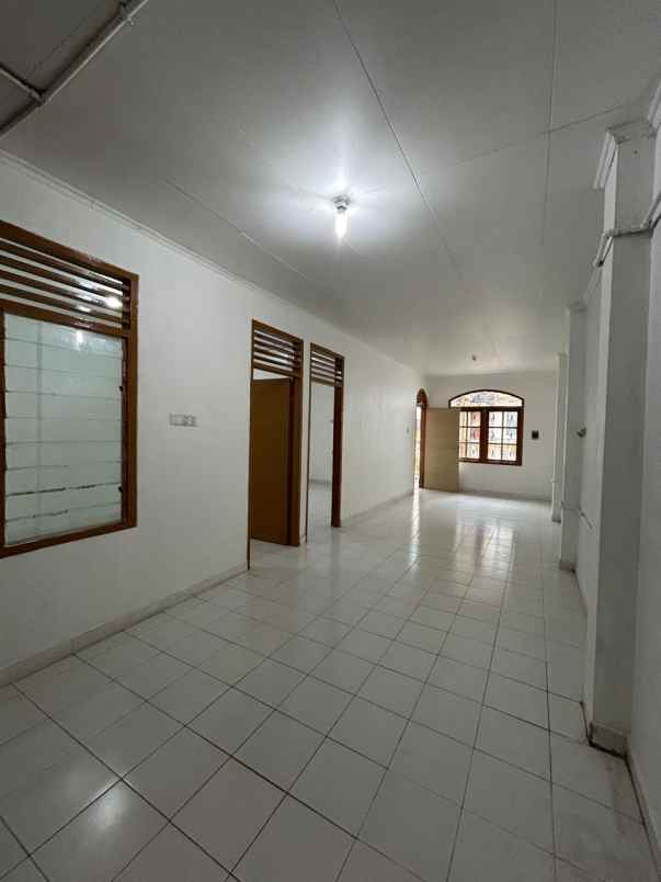 disewakan rumah bagus 2 lt belakang mall kelapa gading