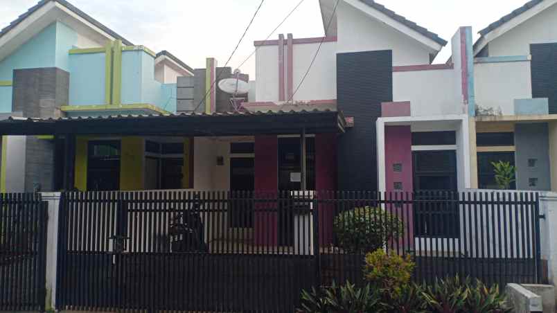 disewakan rumah bumi sariwangi