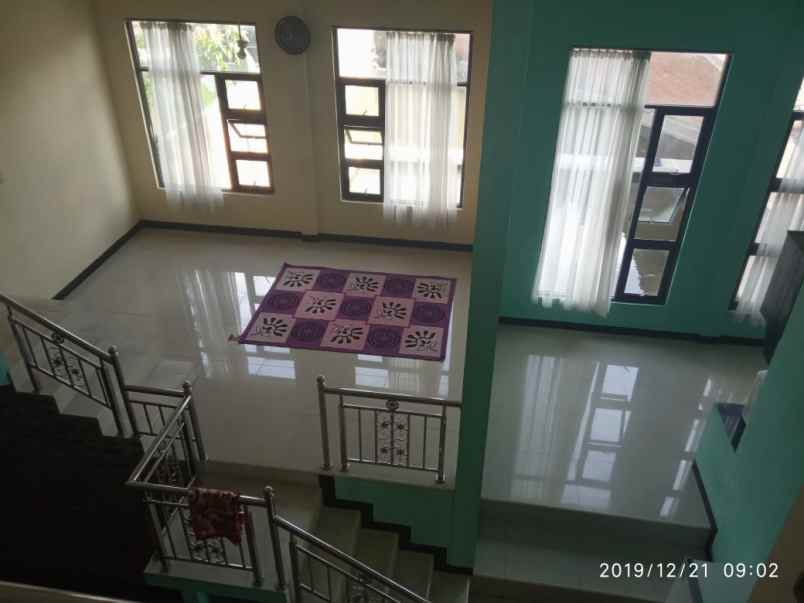 disewakan rumah jl raya cipanas belakang