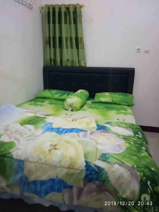 disewakan rumah jl raya cipanas belakang