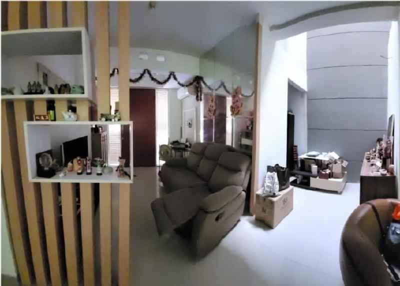 disewakan rumah pantai mentari