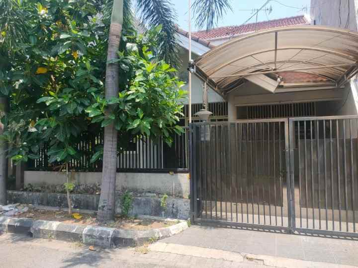 disewakan rumah sutorejo prima