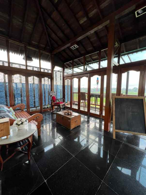 disewakan villa luxury view sawah lokasi nyanyi