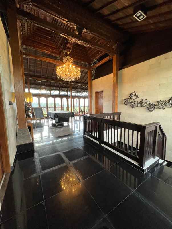 disewakan villa luxury view sawah lokasi nyanyi