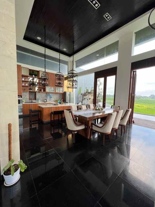 disewakan villa luxury view sawah lokasi nyanyi