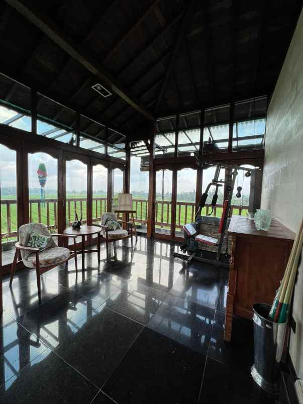 disewakan villa luxury view sawah lokasi nyanyi