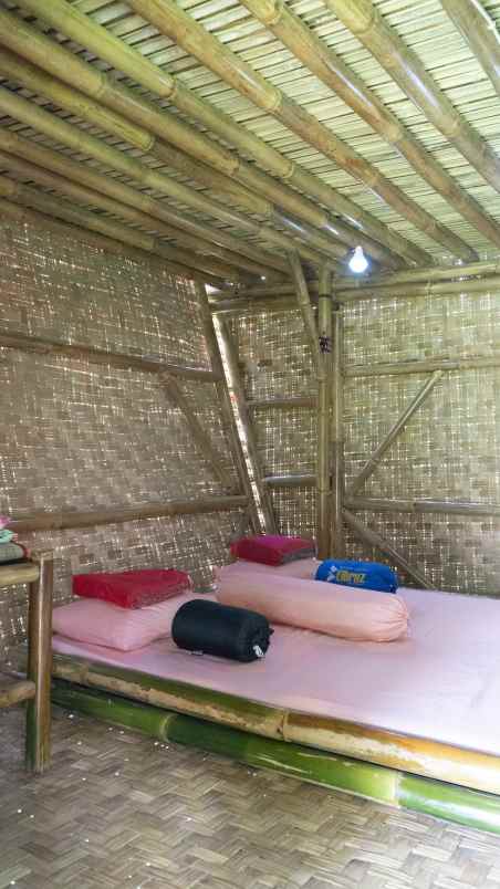 disewakan villa villa triple a saung bambu