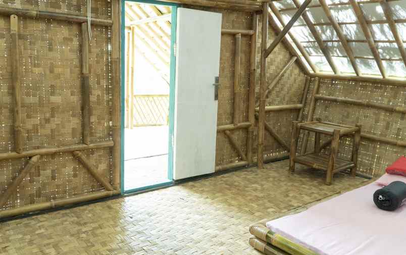 disewakan villa villa triple a saung bambu