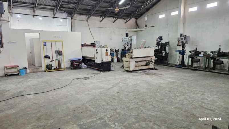 gudang workshop 337 m2 siap pakai di setu bekasi