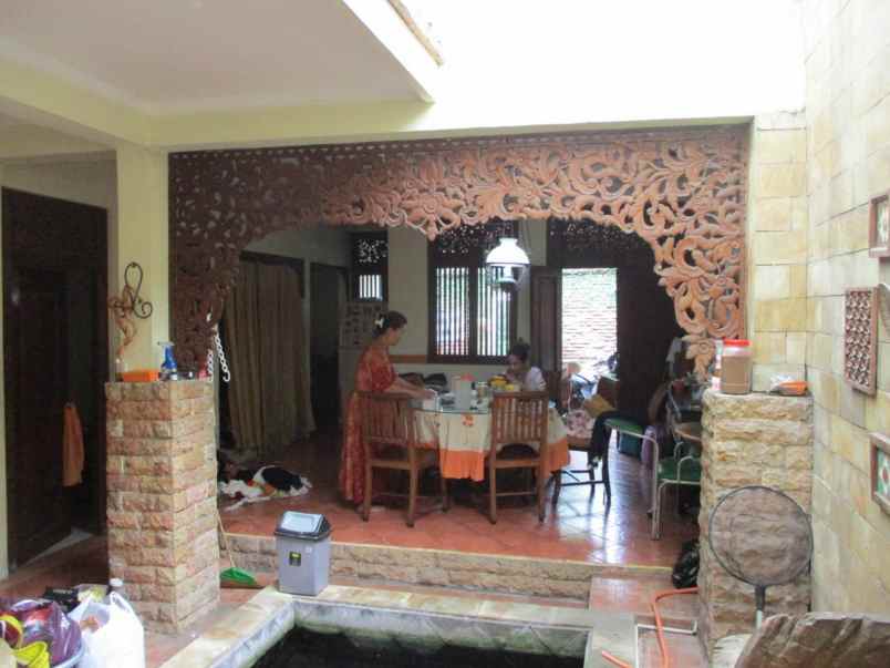 hunian mewah 4 kamar di jalan kaliurang lokasi premium