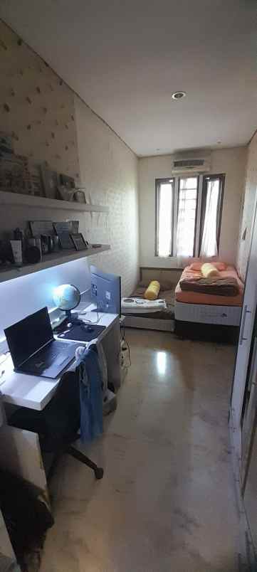 jual murah rumah 2 1 2 lantai di grand wisata