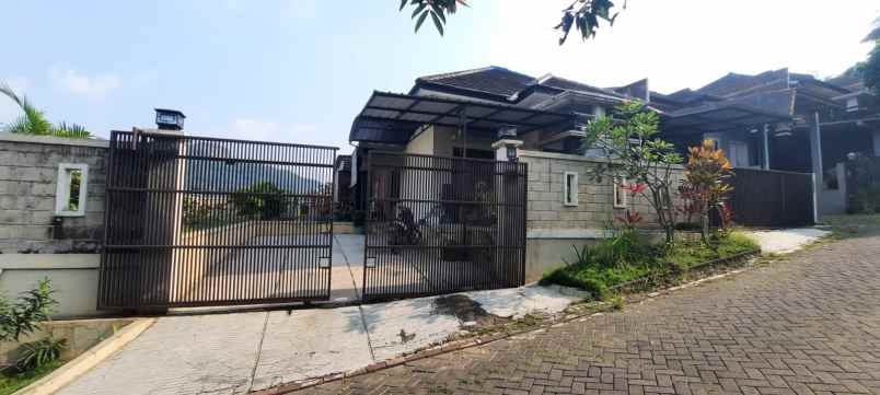 jual rumah asri di cimahi selatan