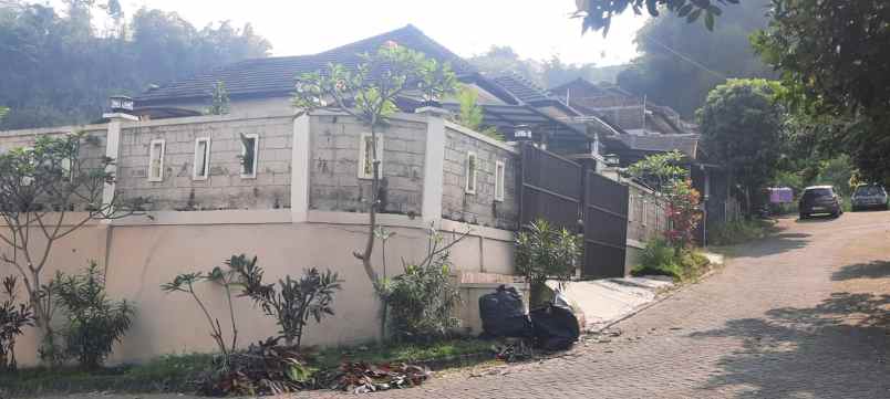 jual rumah asri di cimahi selatan