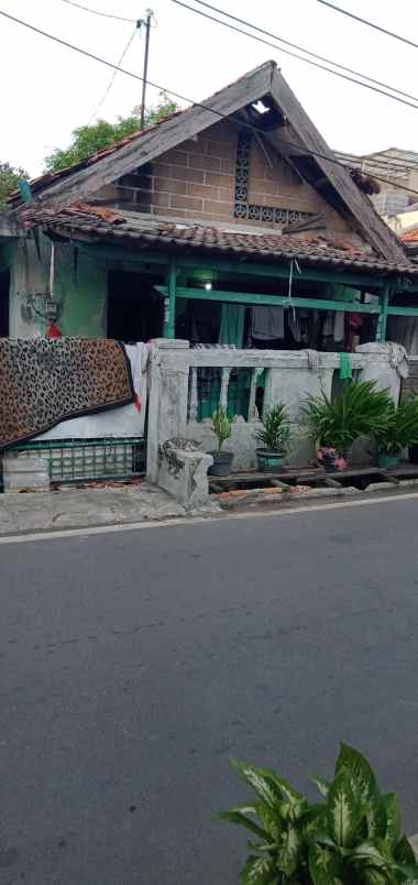 jual rumah tua hitung tanah di cengkareng