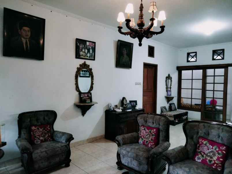 murah rumah di dago cocok untuk cafe resto dan kantor