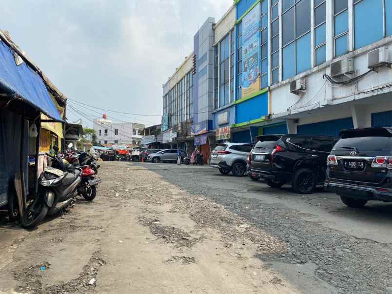 ruko strategis dekat pintu toll dan stasiun lrt