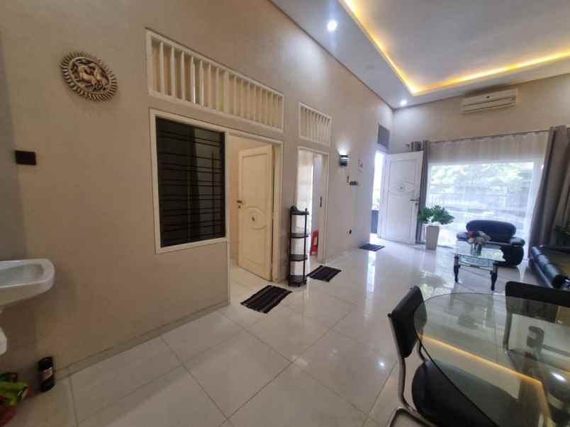 rumah 1man di pakuwon city puri asri sby
