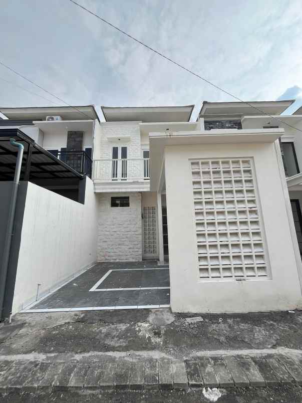 rumah 2 lantai 3 kamar tidur