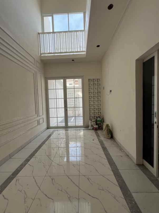 rumah 2 lantai 3 kamar tidur