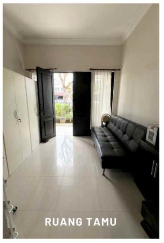 rumah 2 lantai bebas banjir di graha santoso rungkut