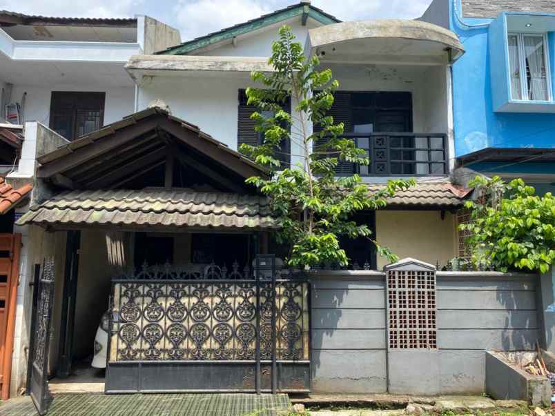 rumah 2 lantai buaran