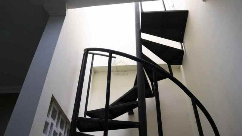 rumah 2 lantai dekat jalan jogja solo di kalasan