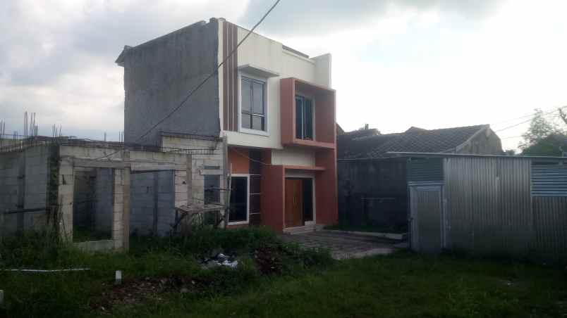 rumah 2 lantai dekat ke stasiun bogor