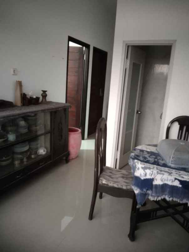 rumah 2 lantai di jalan cargo denpasar utara bali