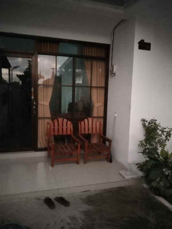 rumah 2 lantai di jalan cargo denpasar utara bali