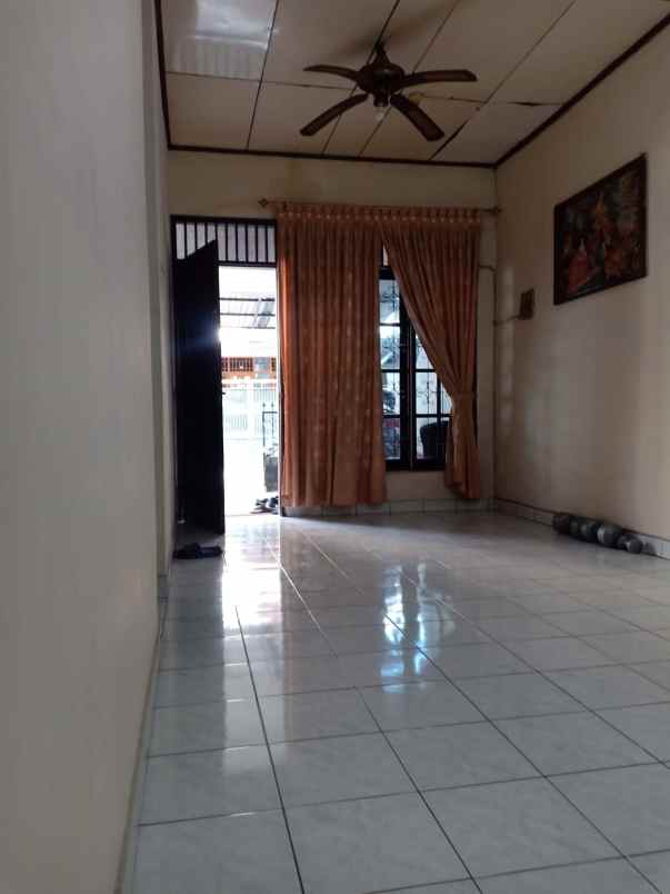 rumah 2 lantai pondok kelapa