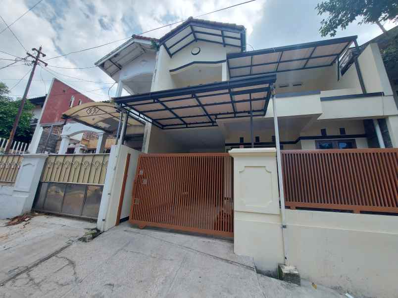 rumah 2 lantai siap huni di turangga buah batu bandung