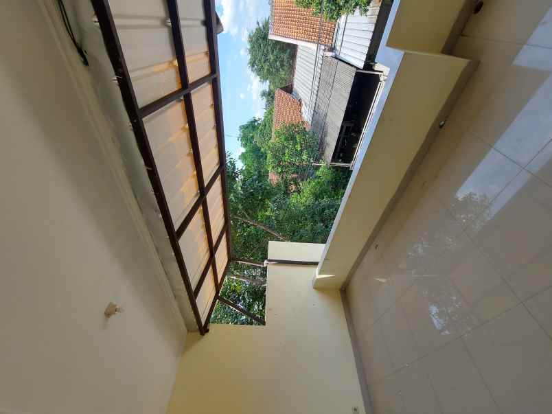 rumah 2 lantai siap huni di turangga buah batu bandung