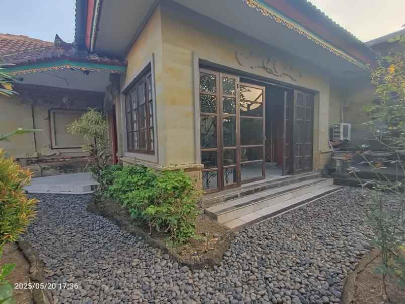 rumah 350 m2 di taman griya jimbaran bali
