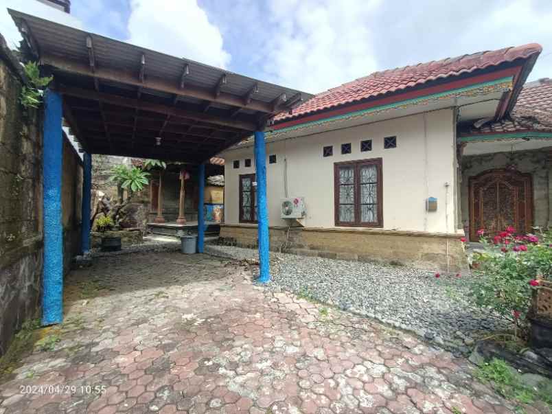 rumah 350 m2 di taman griya jimbaran bali