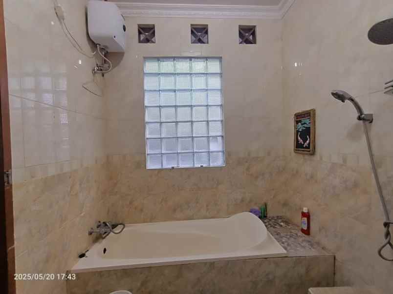 rumah 350 m2 di taman griya jimbaran bali