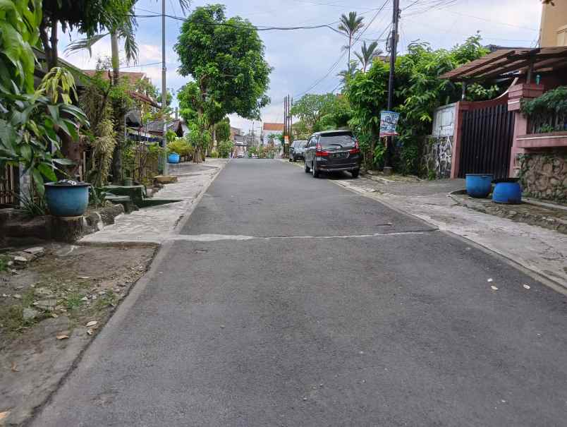 rumah bagus siap huni sawunggaling banyumanik