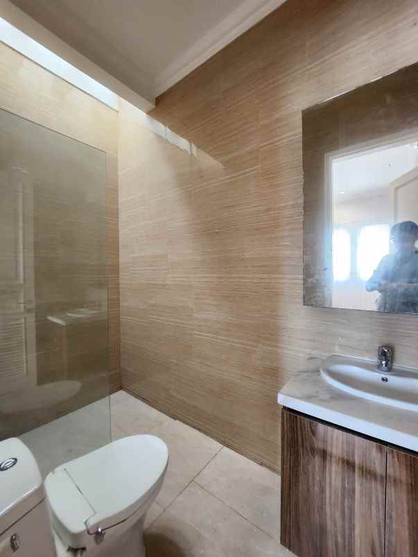 rumah baru dalam komplek elite cempaka putih jakpus