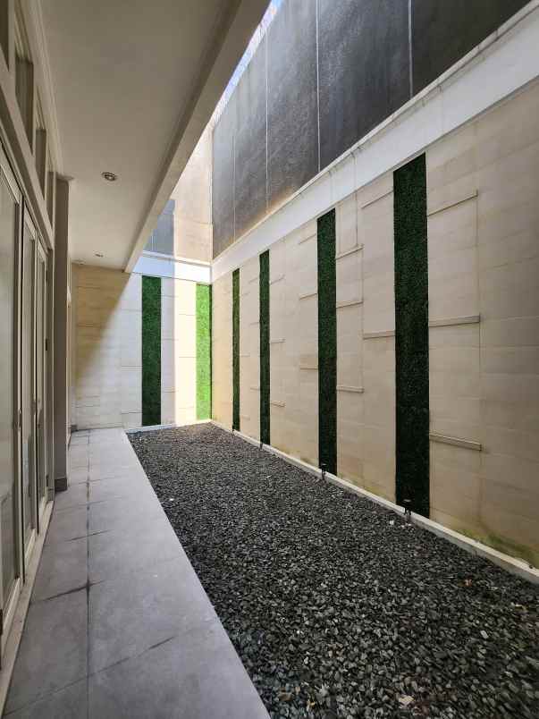 rumah baru dalam komplek elite cempaka putih jakpus