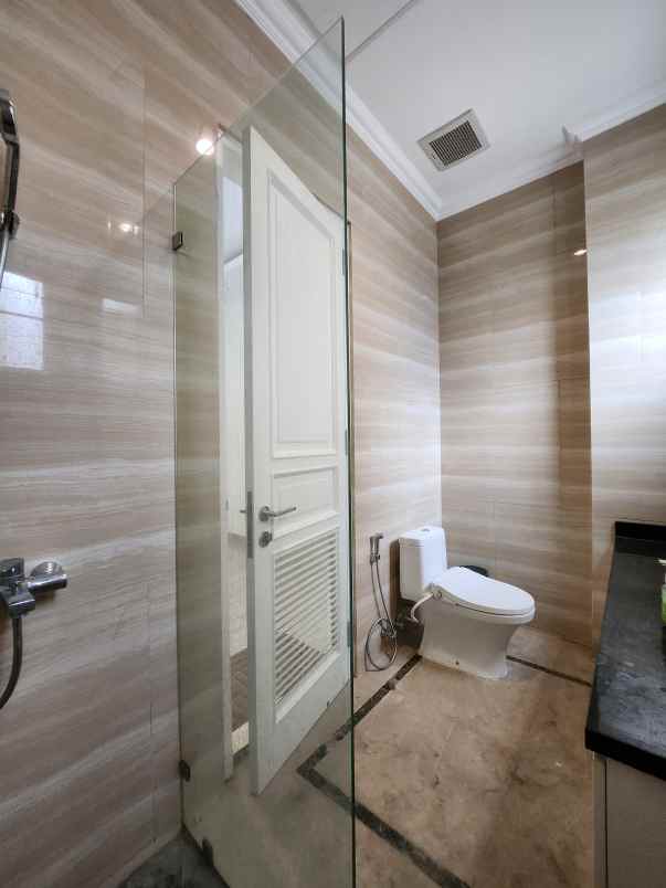 rumah baru dalam komplek elite cempaka putih jakpus