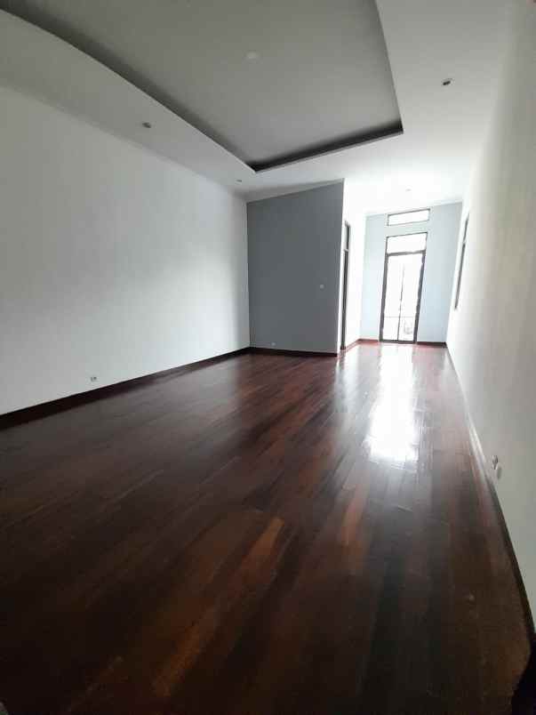 rumah baru di pejompongan benhil jakpus