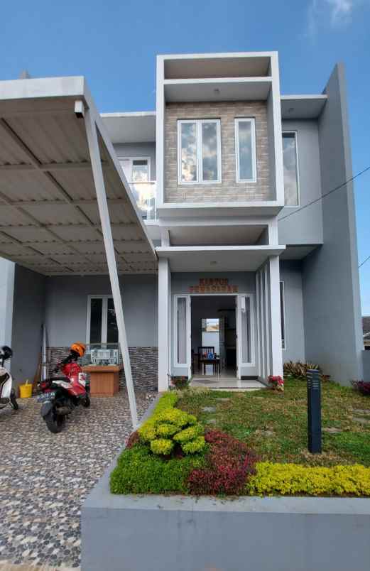 Rumah 2 Lantai Full Furnish Siap Huni Di Cimahi Utara