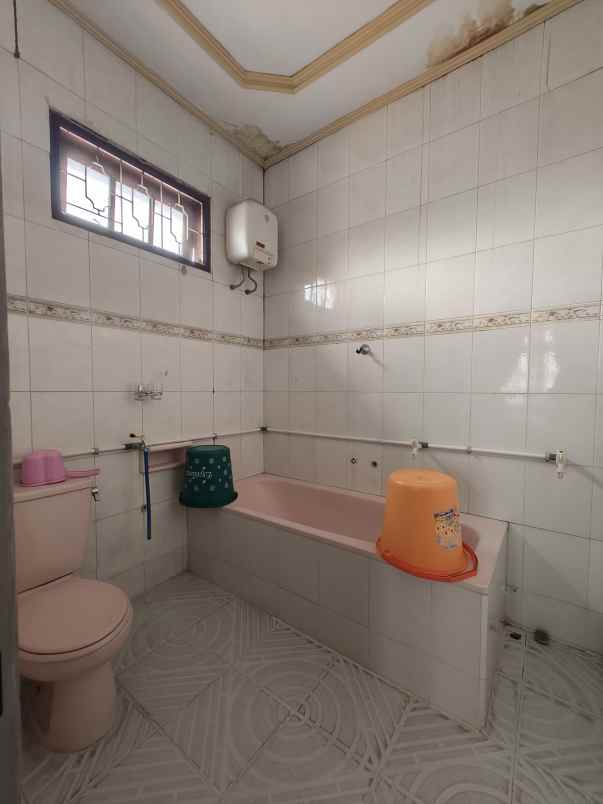 rumah dalam komplek di ujung menteng cakung jaktim