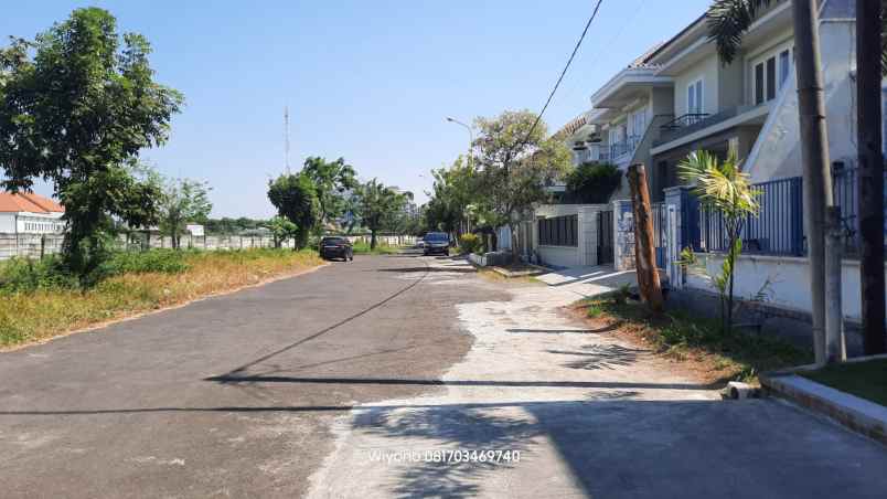 rumah dekat rs mitra keluarga kenjeran di villa galaxy