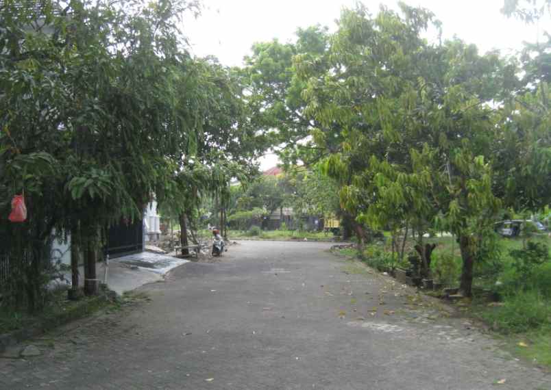 rumah depan taman shm di darmo sentosa raya surabaya