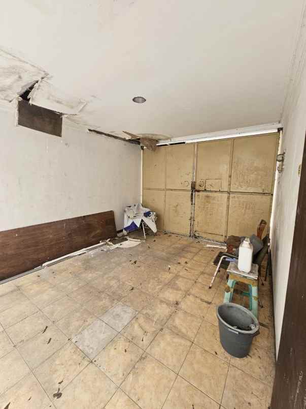 rumah dharmahusada strategis row jalan 3 mobil