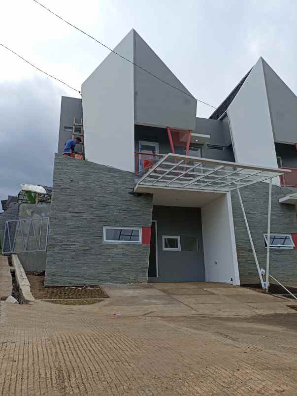 rumah dua lantai dp 5 juta jatihandap padasuka bandung