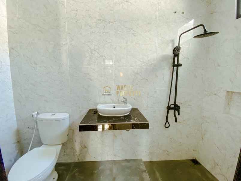 rumah elegan ngaglik desain minimalis bisa kpr