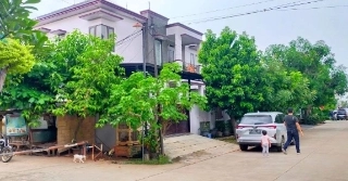 rumah hook terawat siap huni billymoon jakarta